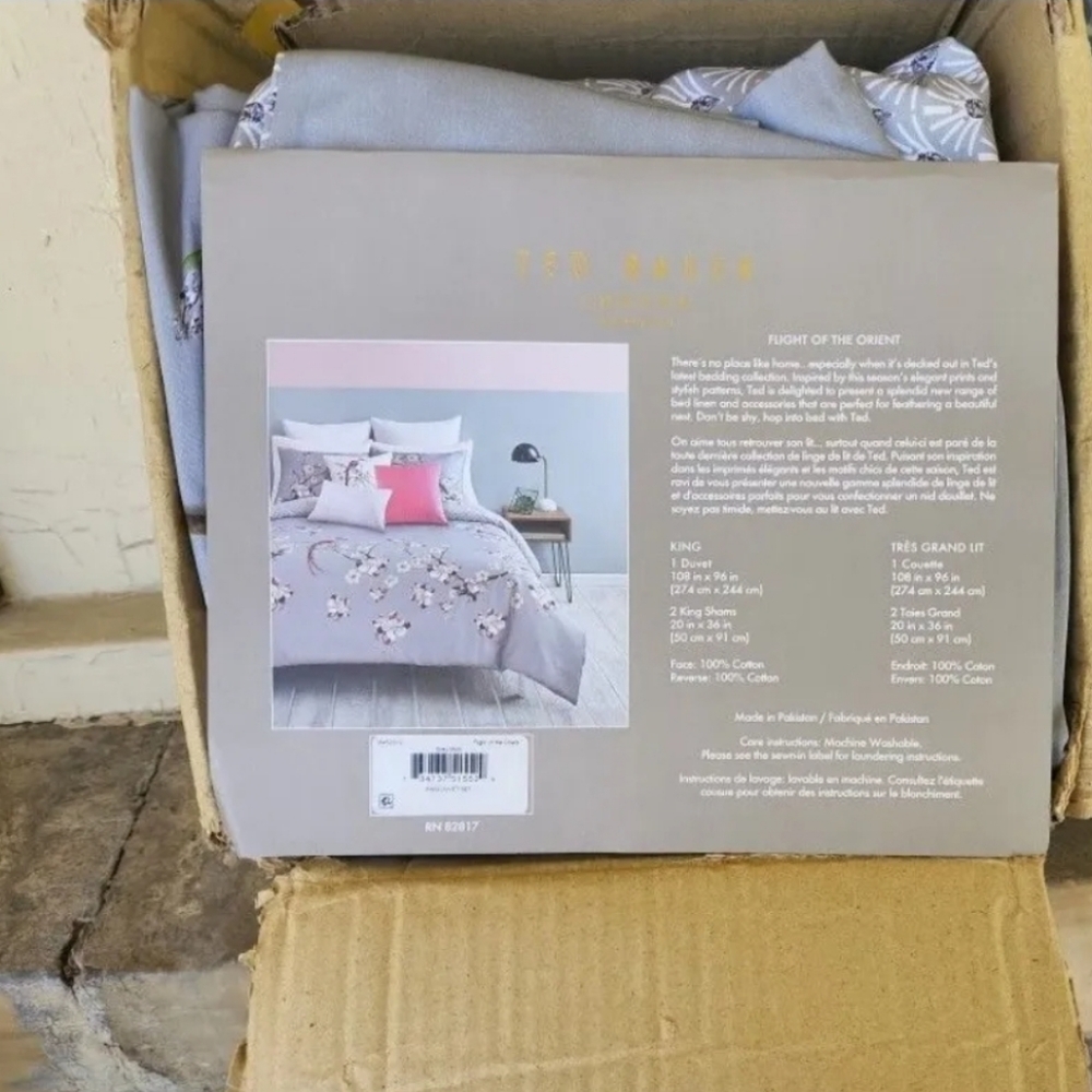 New - Opened box- Ted Baker 3-pc. King-sized Duvet